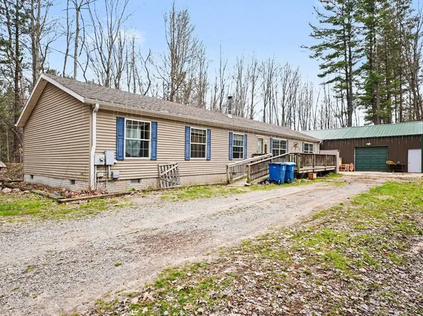 6620 Sandy Ridge Dr, Hope, MI 48628