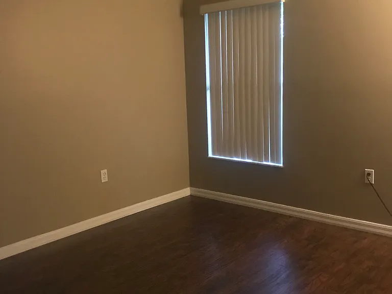 906 Thousand Oaks Blvd — Photo 23