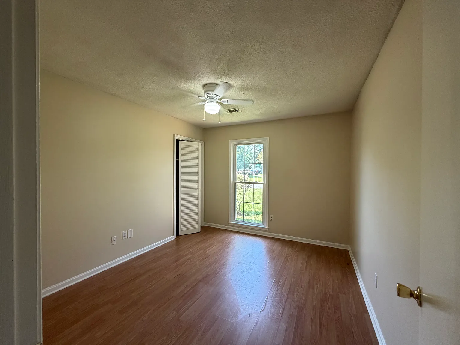 4 bed, 1429 sqft, $1,700 — Photo 4