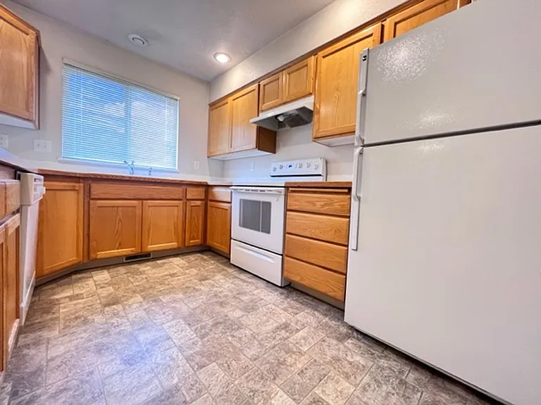 3016 W Madison Ave — Photo 7