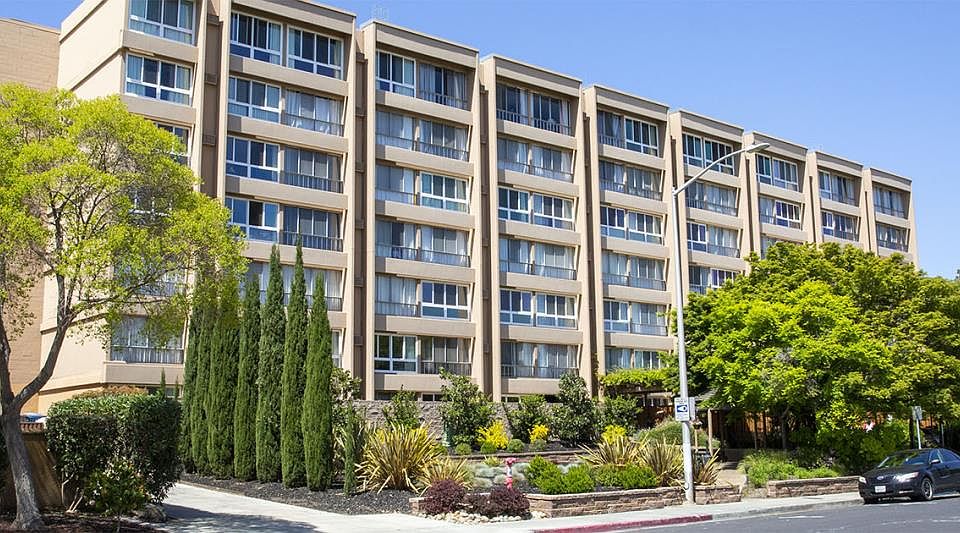 1st image of 1700 Civic Center Dr APT 416