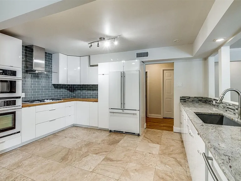 7350 Fieldgate Dr — Photo 35