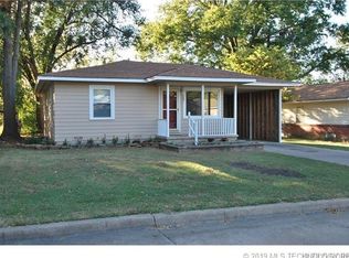 576 SE Elmhurst Ave, Bartlesville, OK 74006