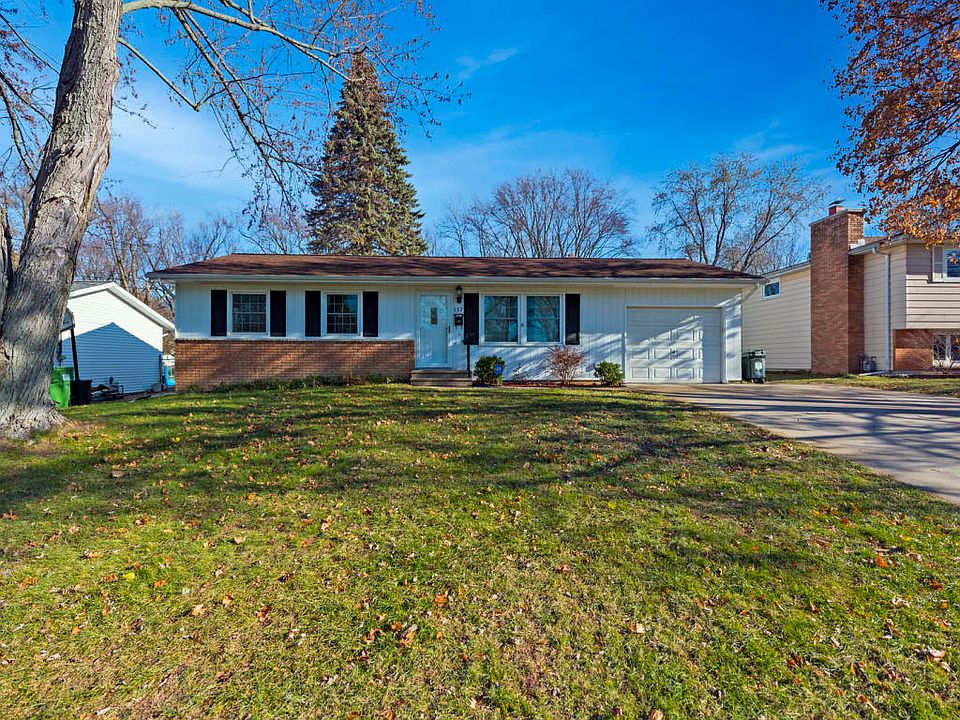 1st image of 137 Leland Dr N