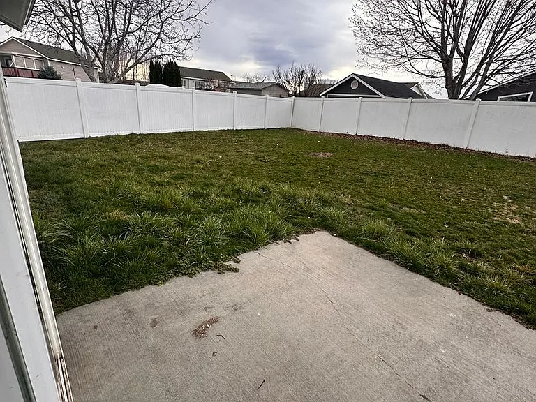 7820 Three Rivers Dr — Photo 35
