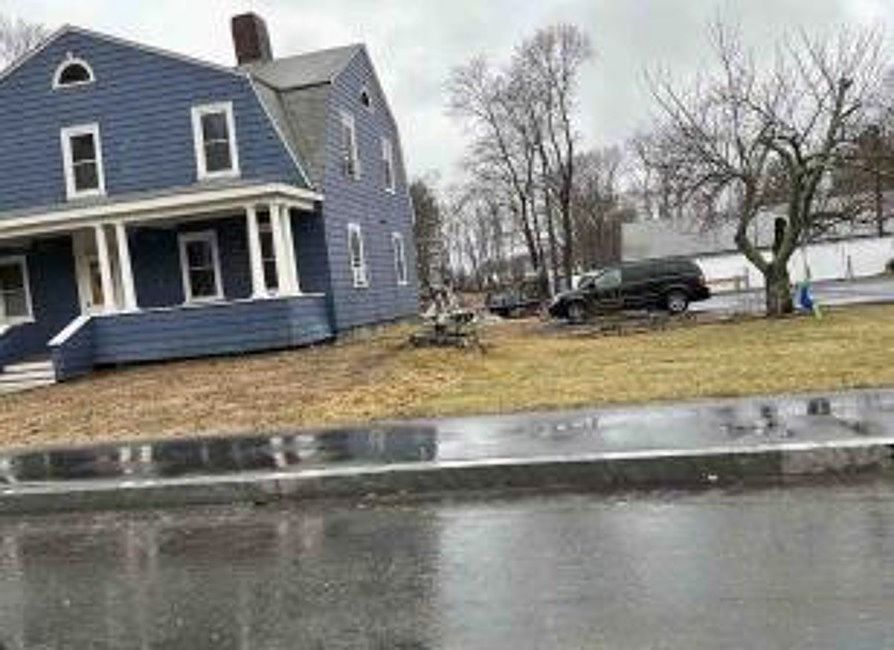 176 Highland St, Taunton, MA 02780 Zillow