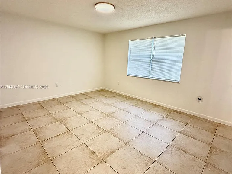 4073 SW 52nd St #1-2 — Photo 15