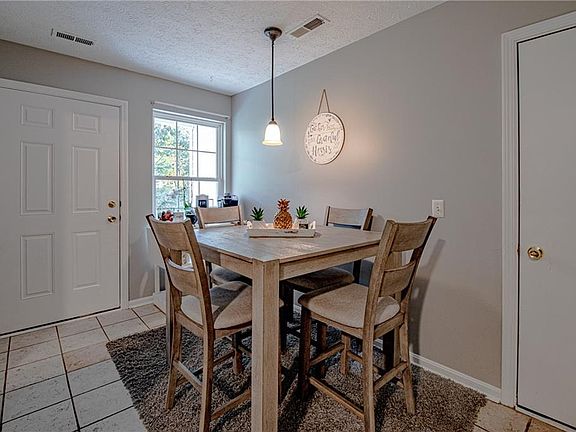 5th image of 15488 Shaleside Ct