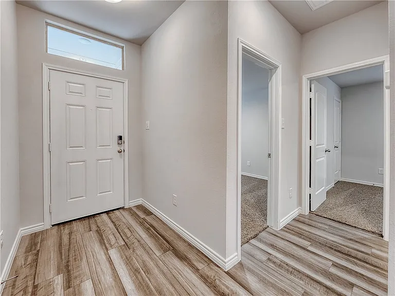 6130 Darlington Ave — Photo 4