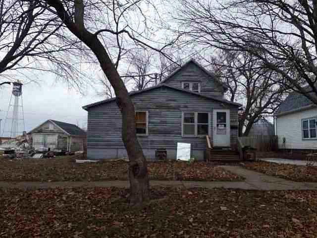 1st image of 308 Long St