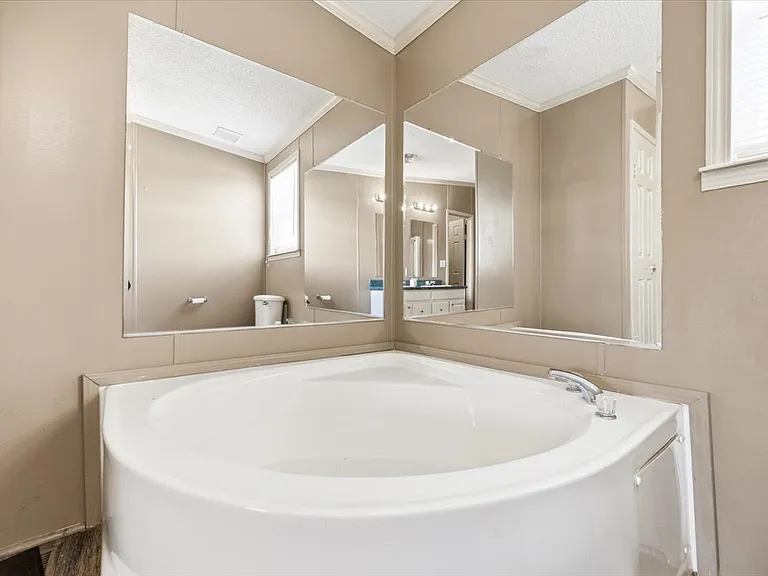 410 County Road 3823 — Photo 18