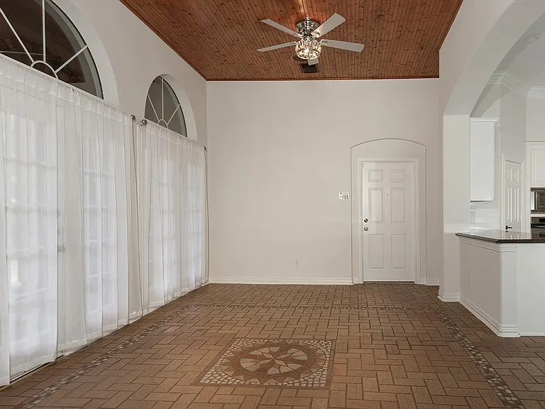 11 N Lansdowne Cir — Photo 10