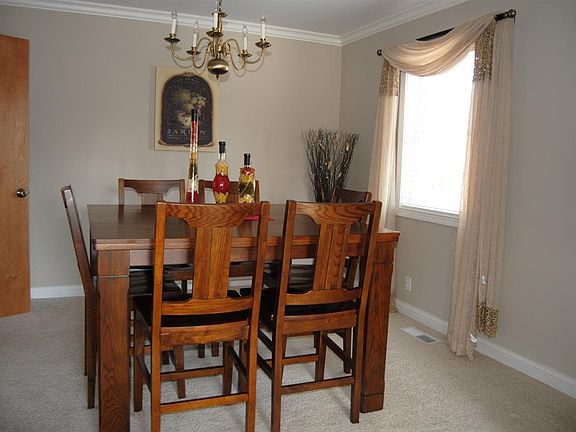 4th image of 6406 Alameda Dr