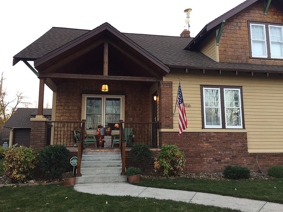 1st image of 416 9th Ave W