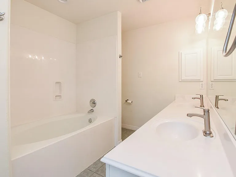 13646 Garden Grove Ct — Photo 15