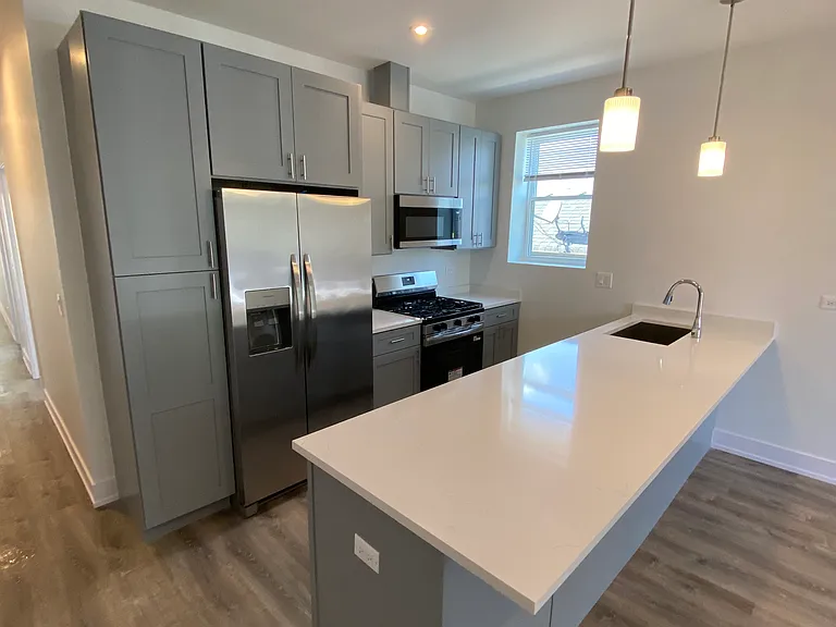 4418 N Austin Ave #102 — Photo 12