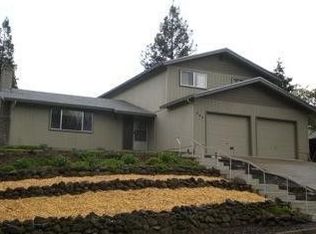 545 Fernwood Dr, Ashland, OR