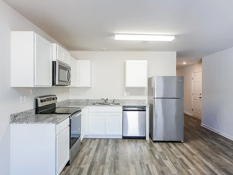 121 Colonial Walk — Photo 6
