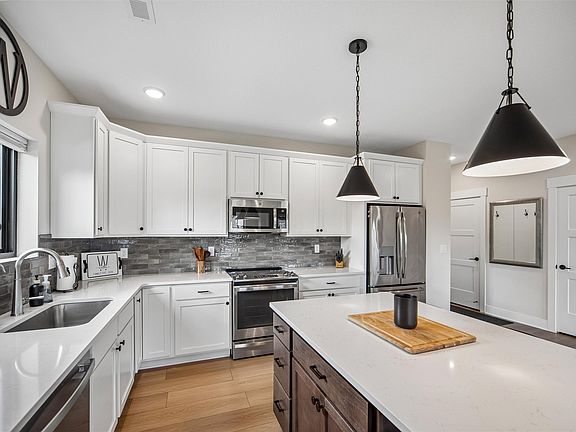 5th image of 2837 SW 24th Ln