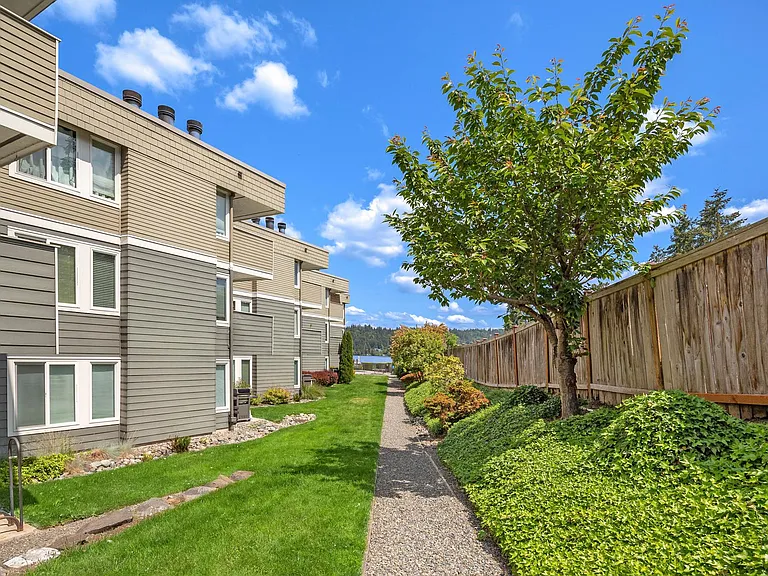 4214 W Lake Sammamish Pkwy NE #301 — Photo 26