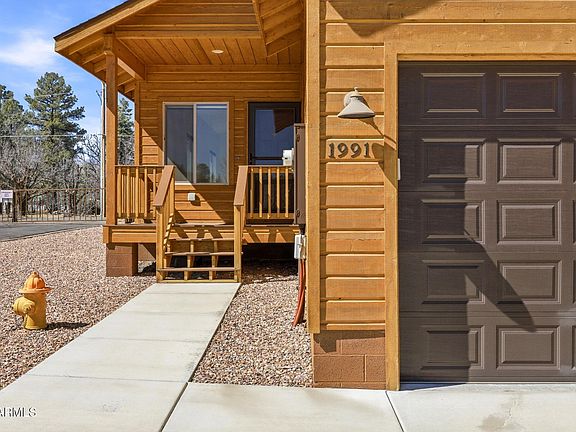 3rd image of 1991 N LAKE BREEZE Road