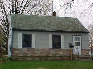 826 Englewood Ave, Waterloo, IA 50701