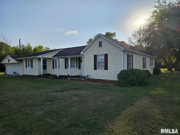 2925 Benton Rd, Mount Vernon, IL 62864