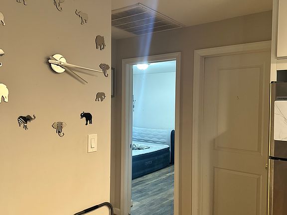 5th image of 33 W 19th St APT 4