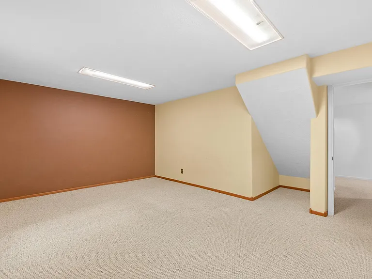 1009 S Lewiston Way — Photo 41