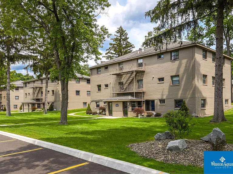 Winston Square Apartments — Photo 32