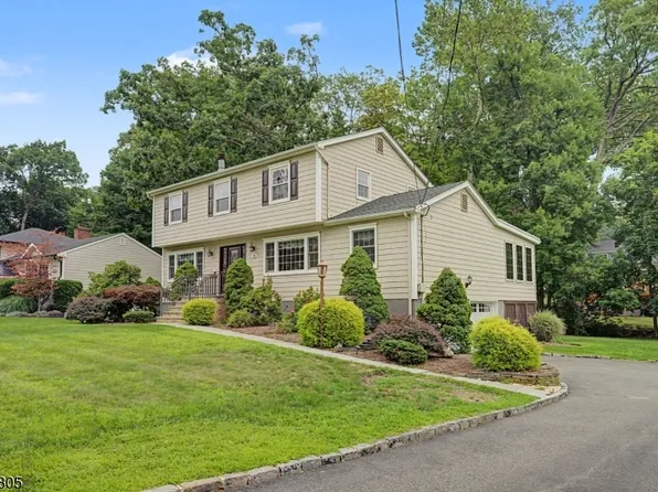 34 Cavell Place, West Caldwell Twp., NJ 07006