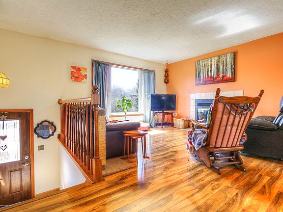 2nd image of 9261 Highland View Dr