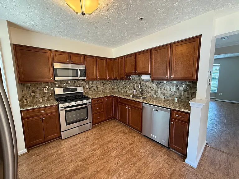 1097 Jeanett Way — Photo 16