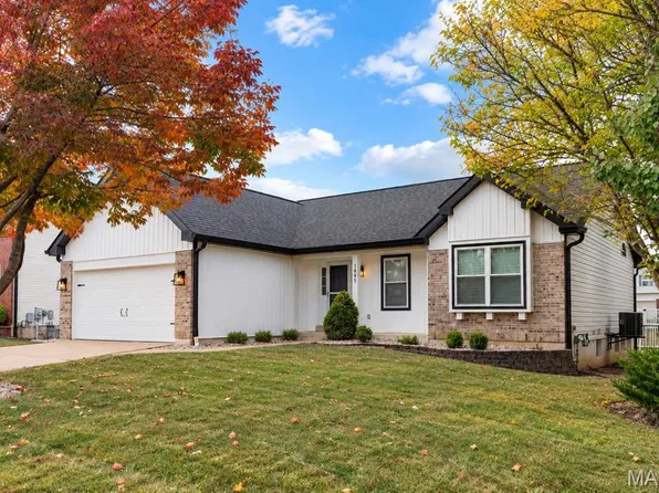 1895 Lunenburg Dr, Saint Peters, MO 63376