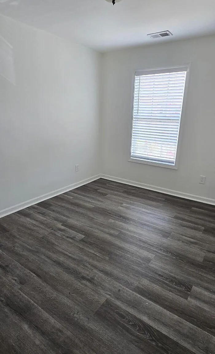 3 bed, 2.5 bath, 1298 sqft, $1,995 — Photo 4