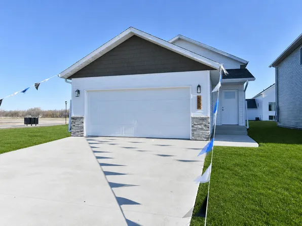 6809 Deer Creek Loop, Horace, ND 58047
