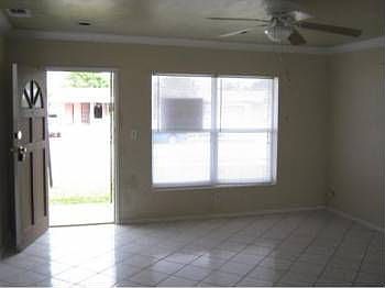 3rd image of 5209 NE 5th Ave