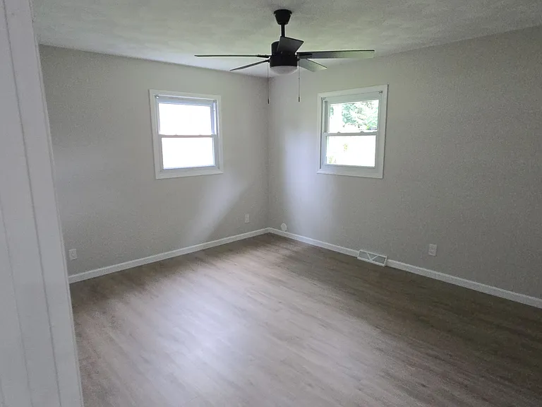 5625 Knollwood Rd — Photo 10