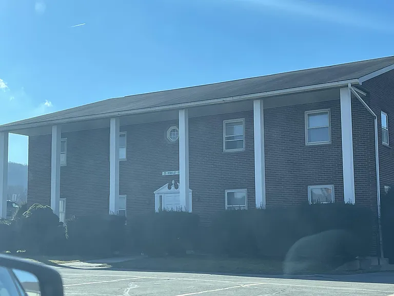25 Hinkley Dr #1 — Photo 1