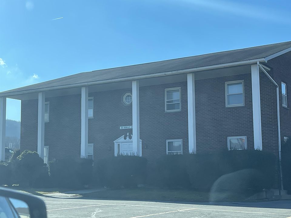 1st image of 25 Hinkley Dr #4