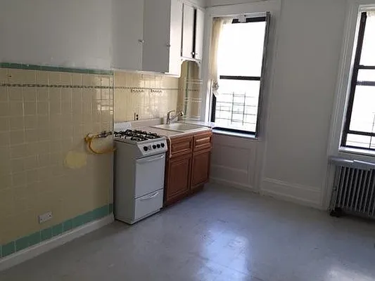 Rented by Transvilla Real Estate & Development Group Inc. | media 8