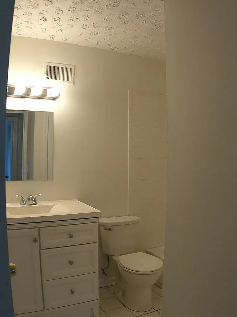 Renovated 2 BR 1.5 BA in Wildwood — Photo 4
