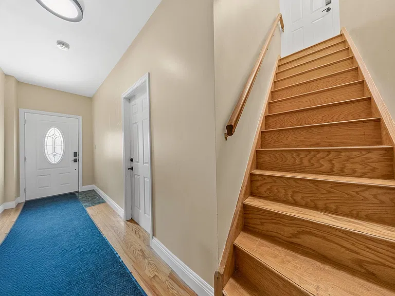 211 New York Ave #2 — Photo 5