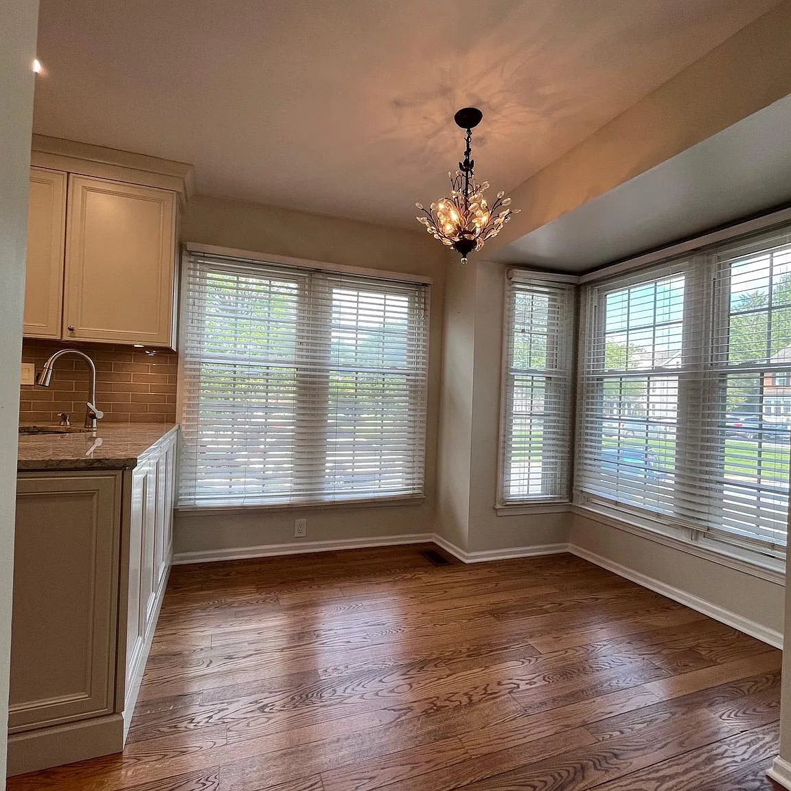 3 bed, 2.5 bath, 1576 sqft, $3,000 — Photo 4