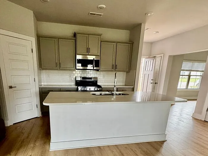 172 Shangrila Way — Photo 4