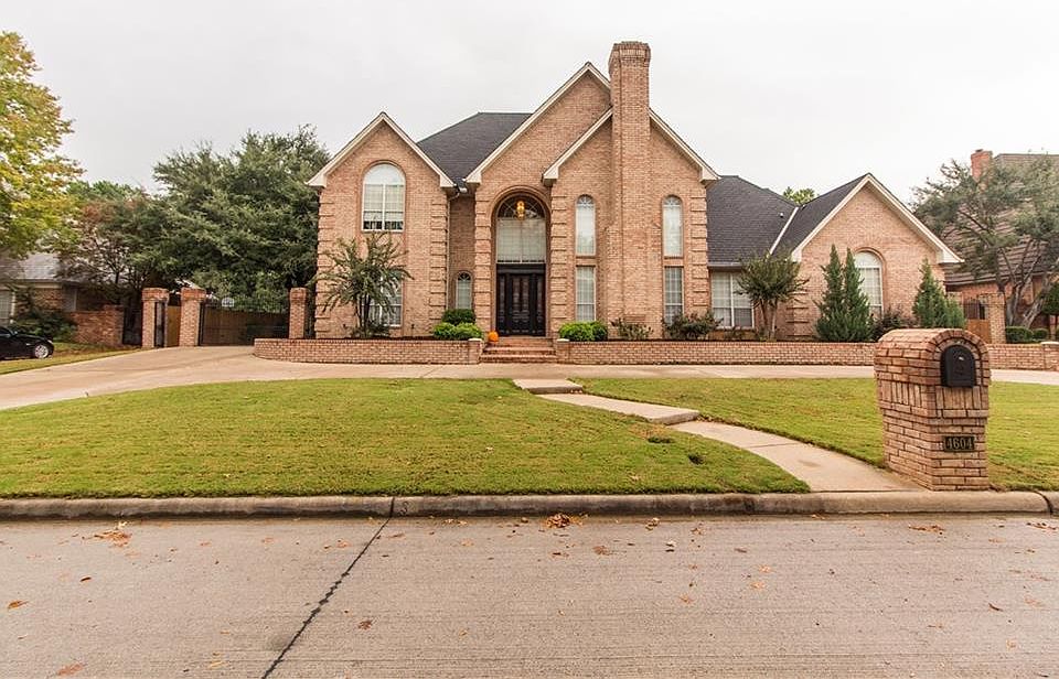 1st image of 4604 Dartmoore Ln