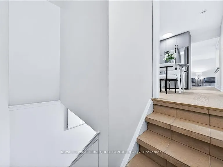 65 Glenmanor Dr #LOWER — Photo 5