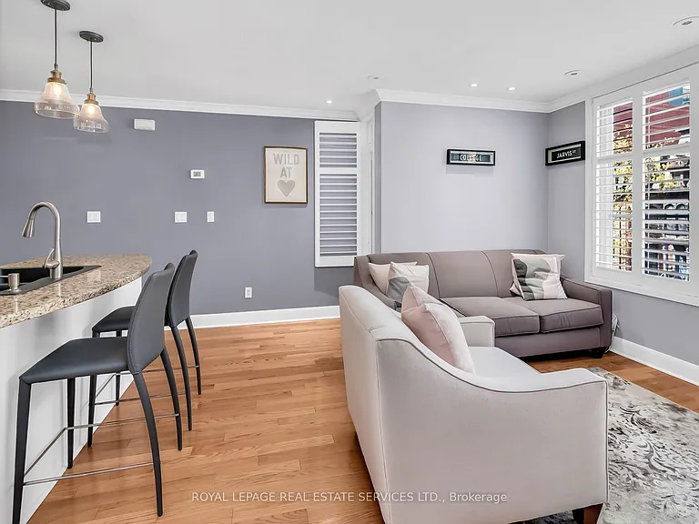 415 Jarvis St #309 — Photo 9