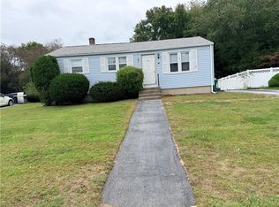 20 Crystal Dr, Warwick, RI 02889