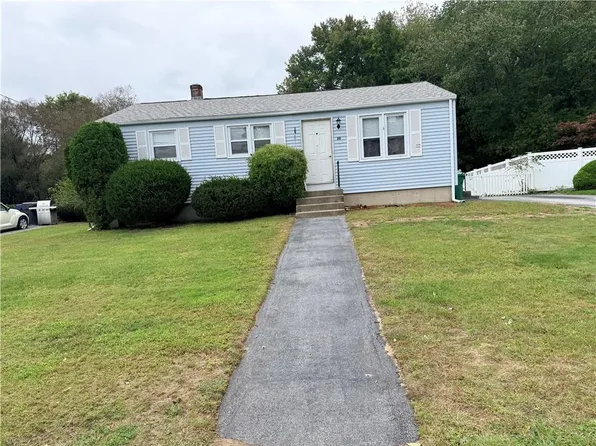 20 Crystal Dr, Warwick, RI 02889